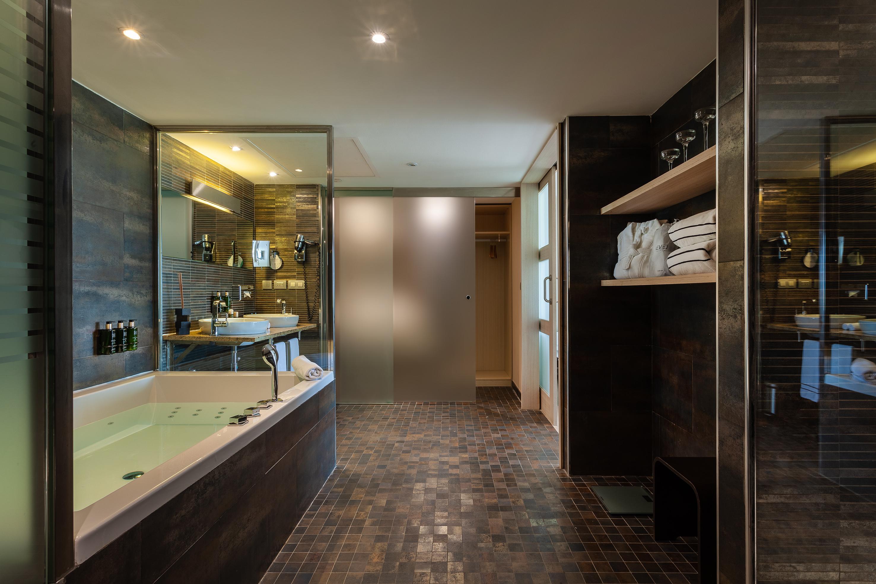 The Level At Melia Sevilla מראה חיצוני תמונה