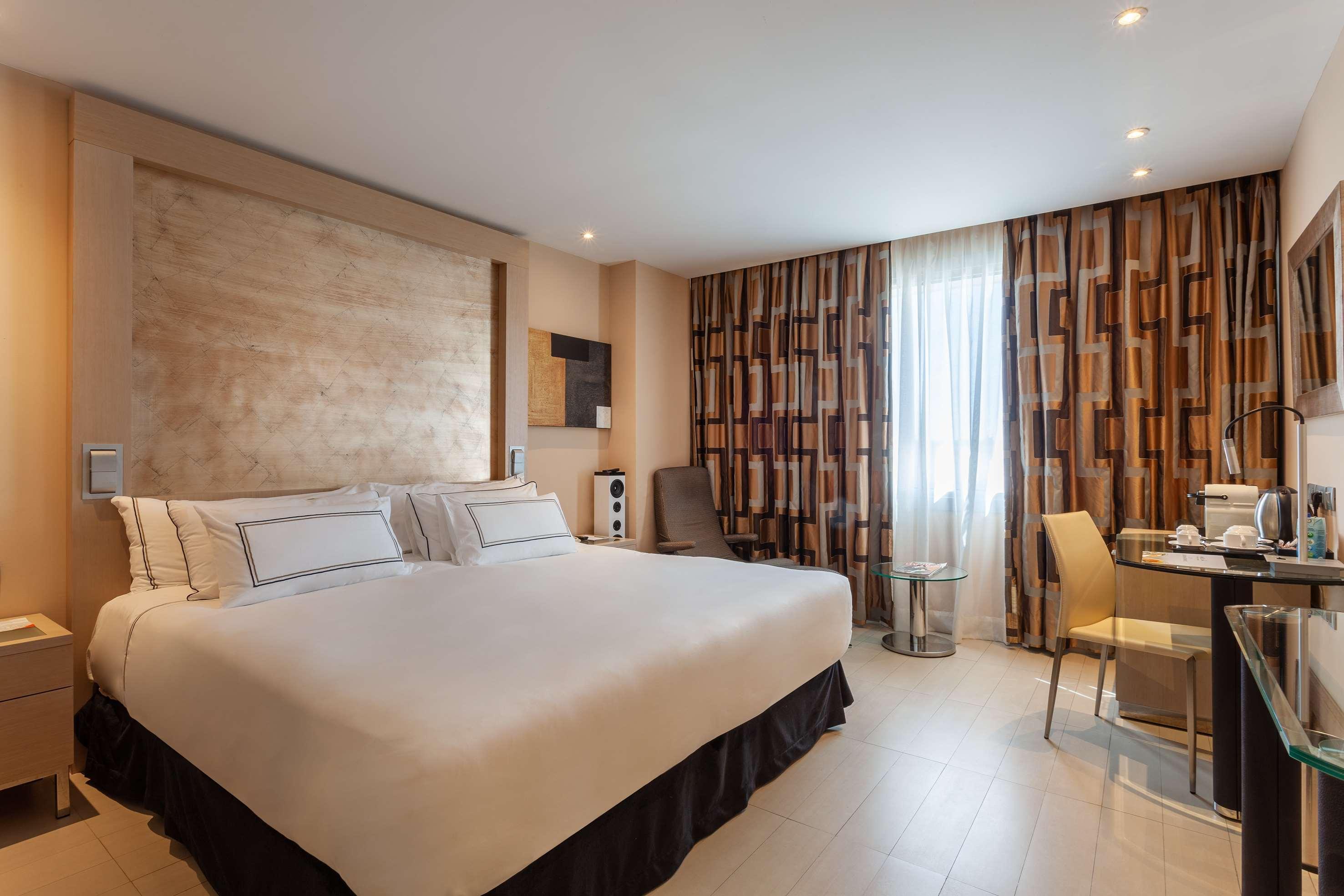 The Level At Melia Sevilla מראה חיצוני תמונה