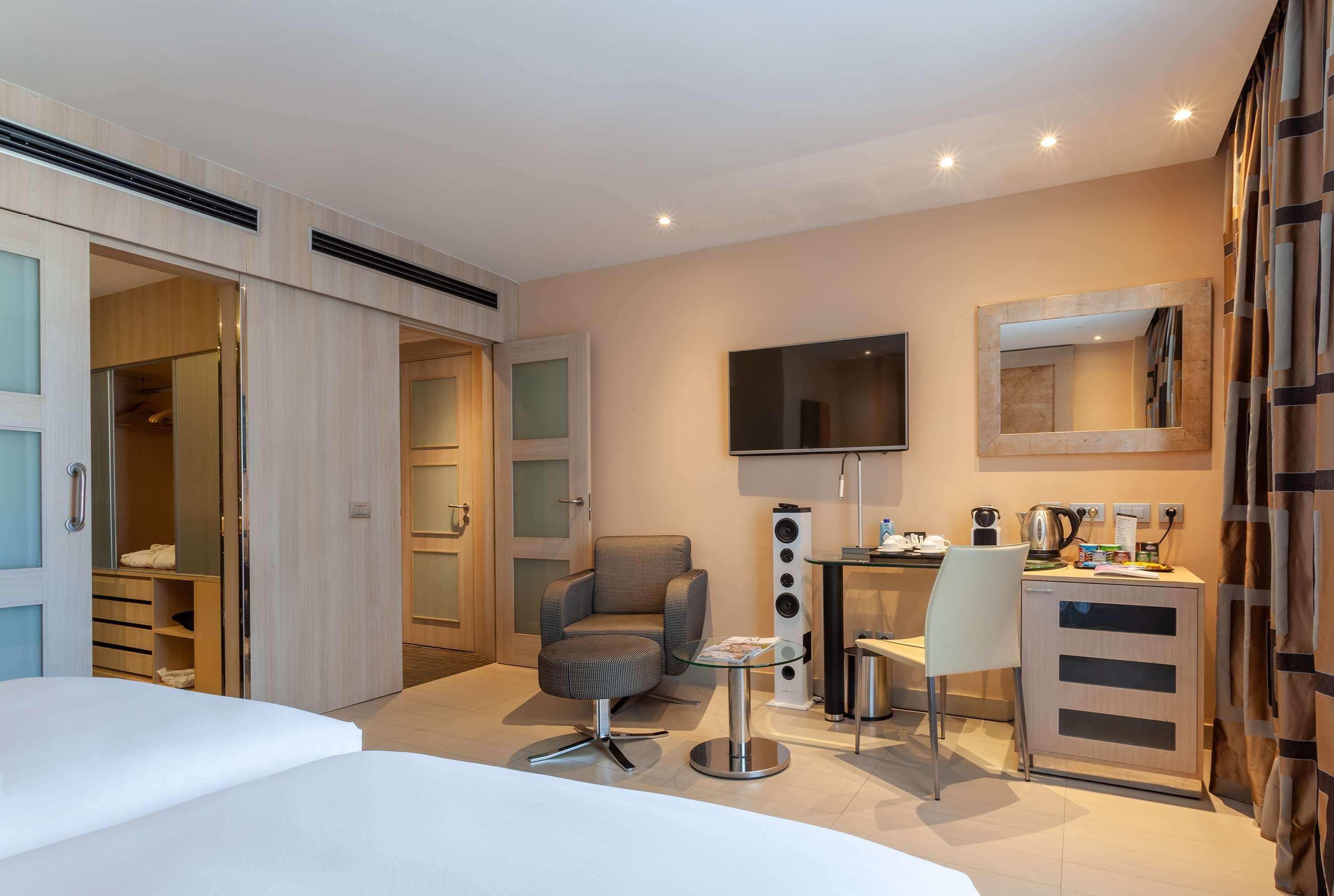 The Level At Melia Sevilla מראה חיצוני תמונה