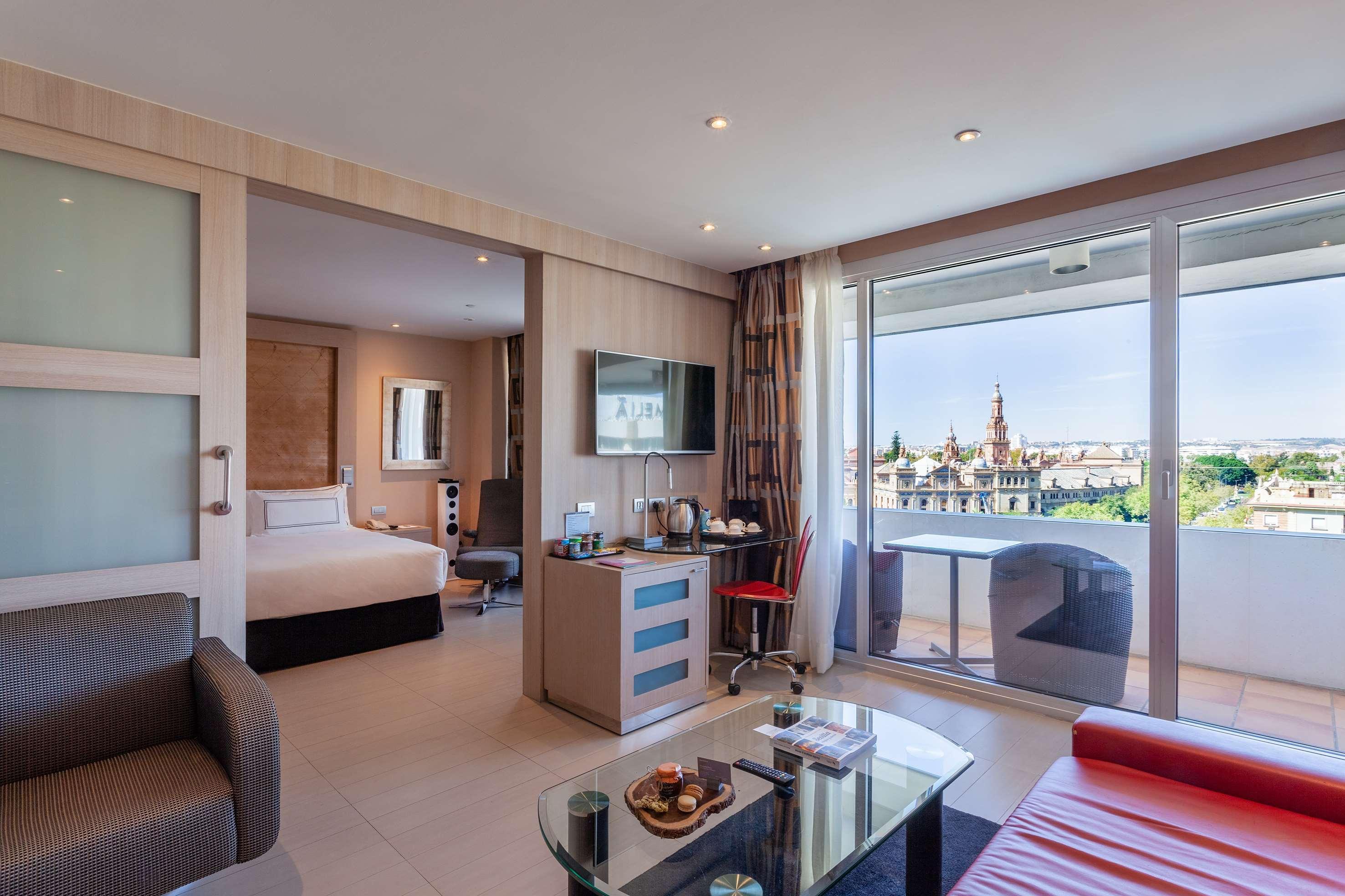 The Level At Melia Sevilla מראה חיצוני תמונה