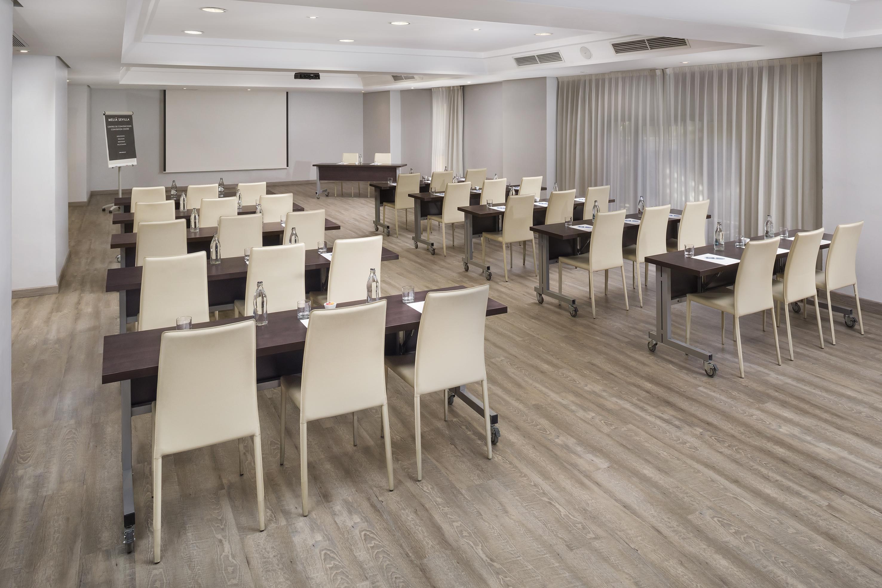 The Level At Melia Sevilla מראה חיצוני תמונה